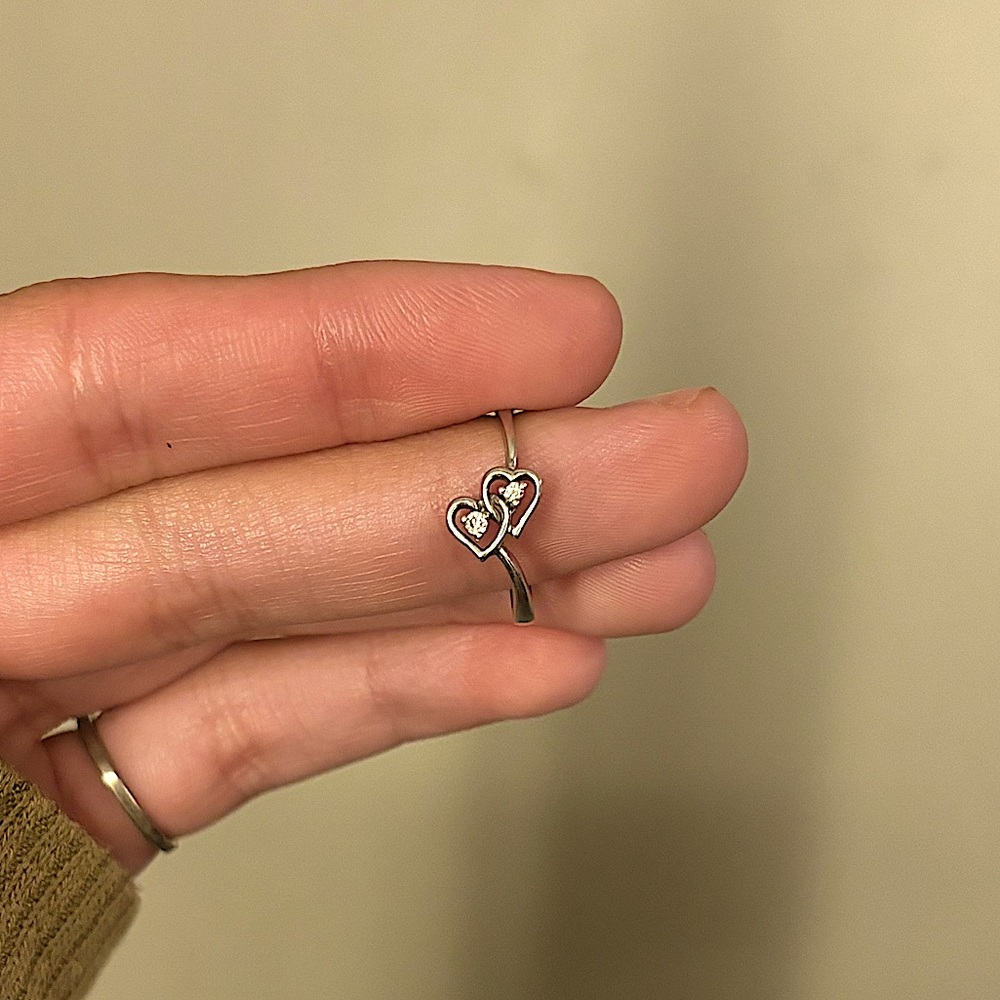 vintage custom made 14kt white gold w| 2 heart VVS diamonds 🩶 - Picture 5 of 6